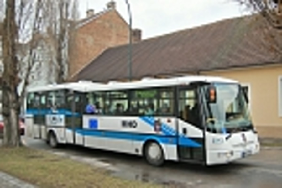 4B8 6737