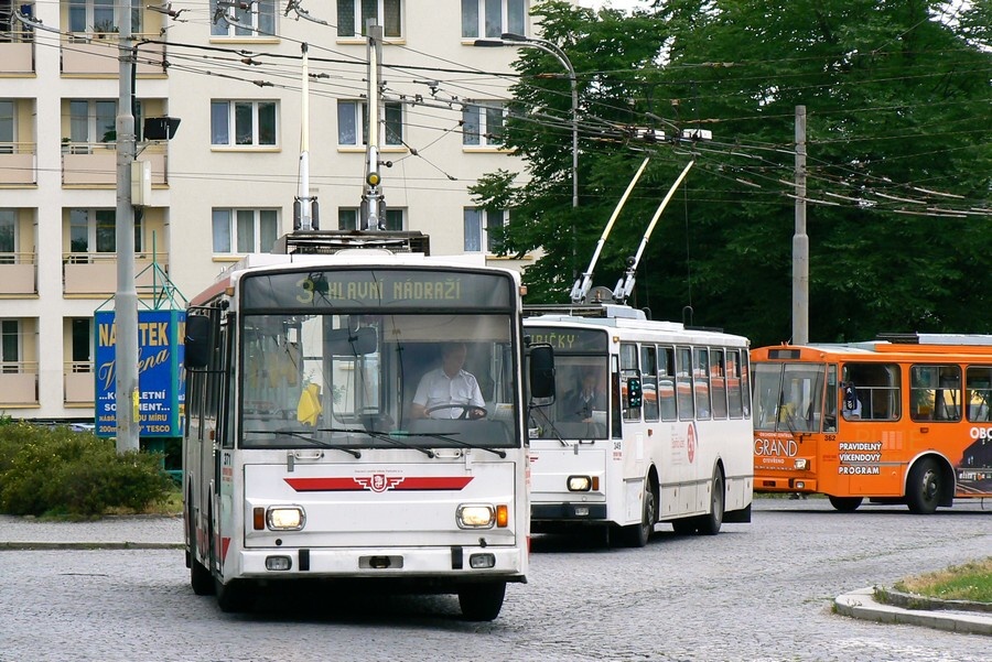 371