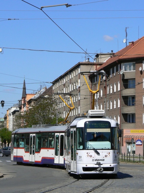 251