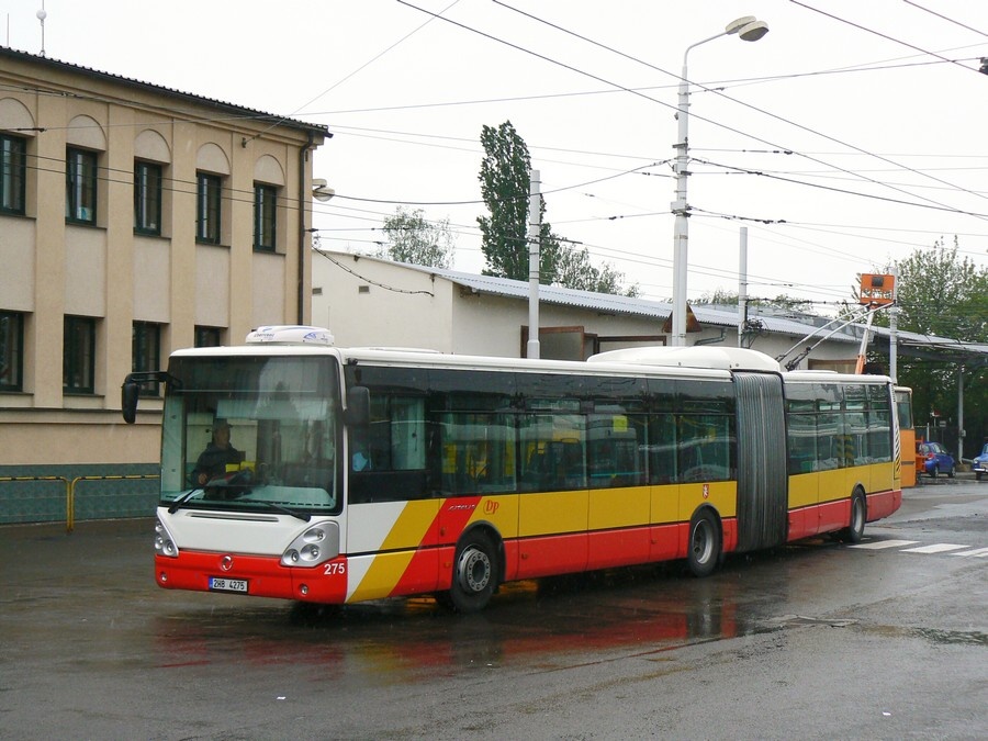 275