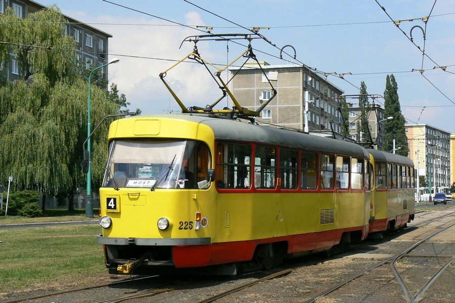 225