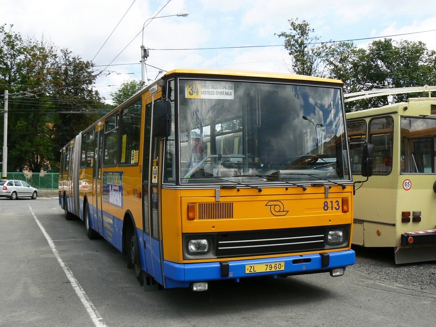 813