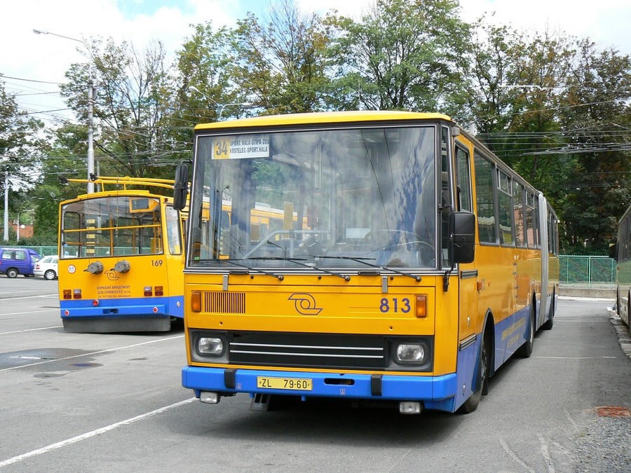 813