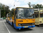 813