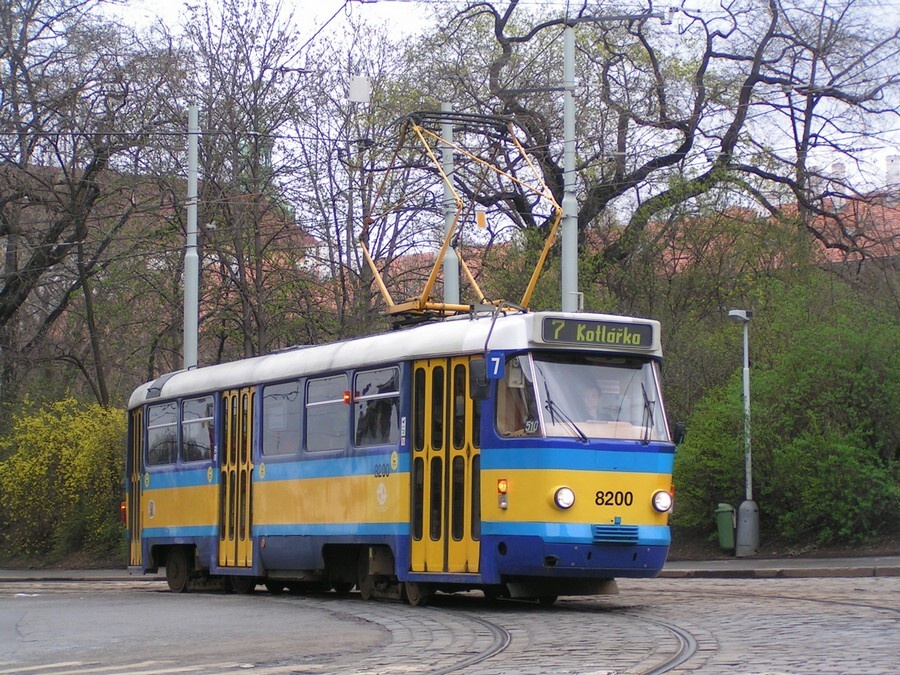 8200