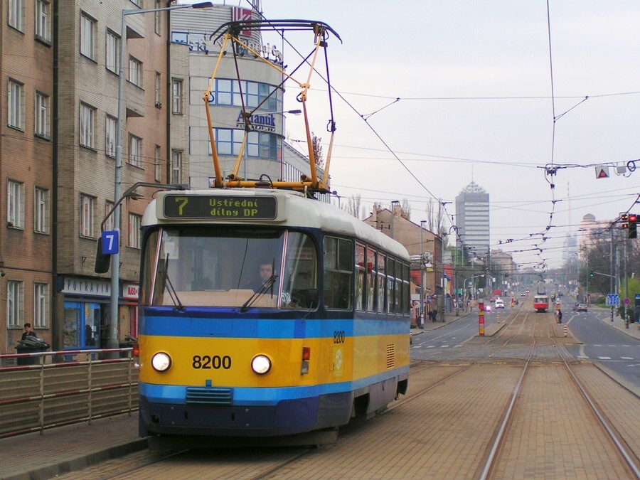 8200