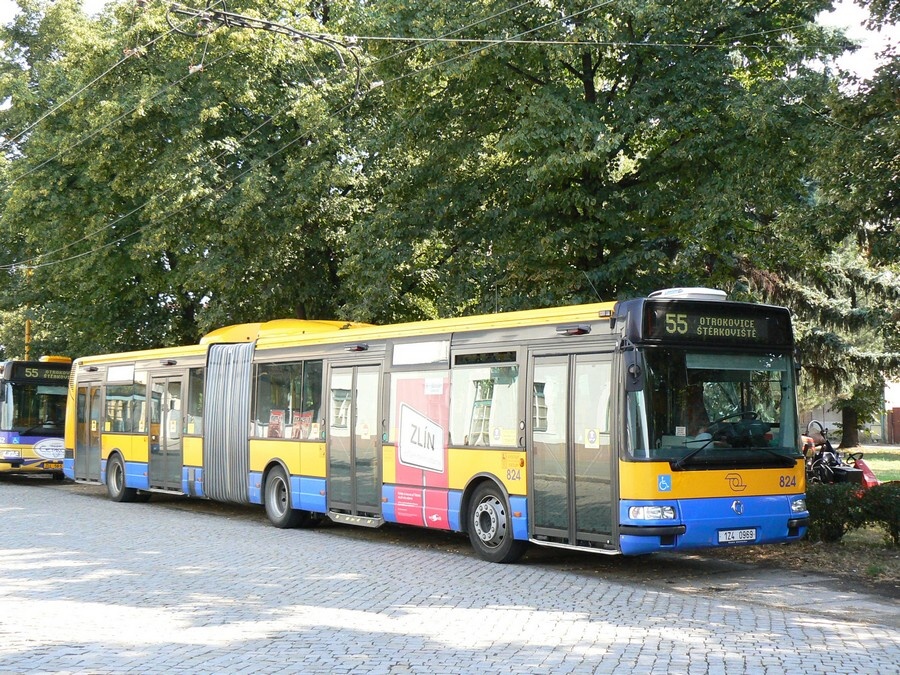 824