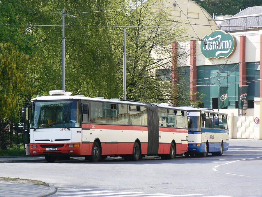 2372