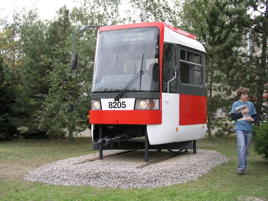 8205