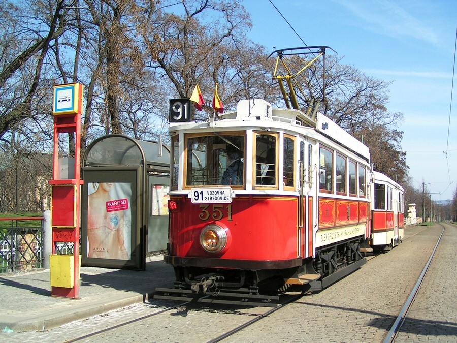 351