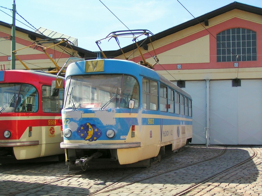 5602
