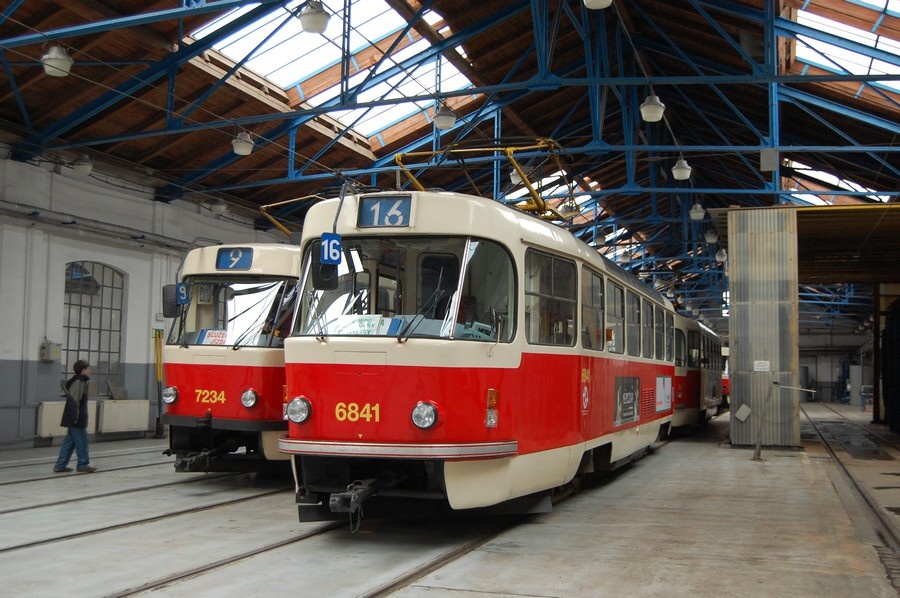 6841