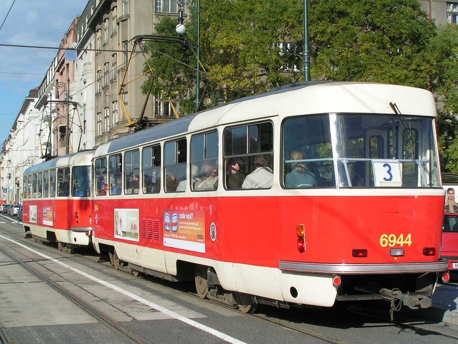 6944