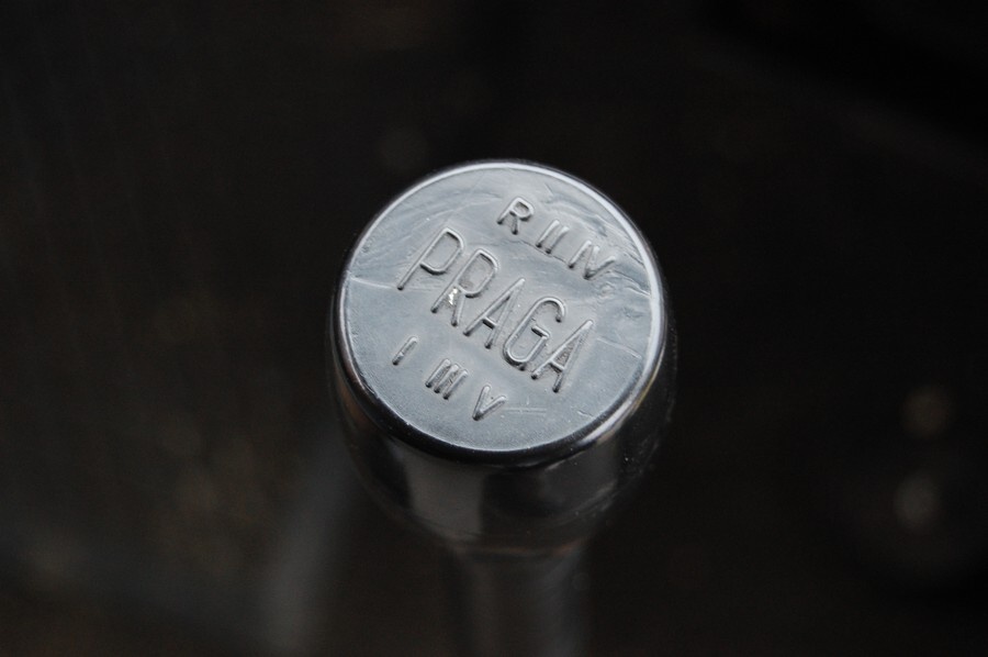 1M9 1811