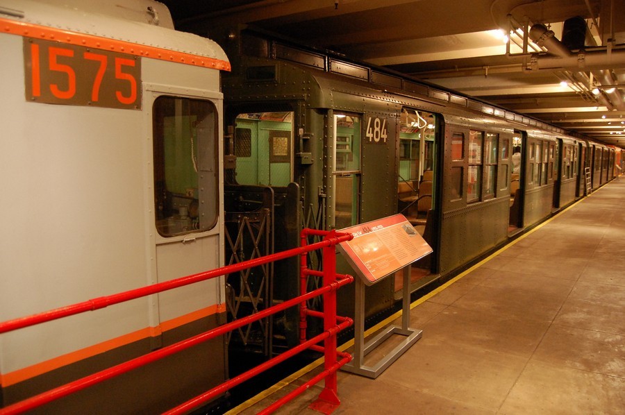 484