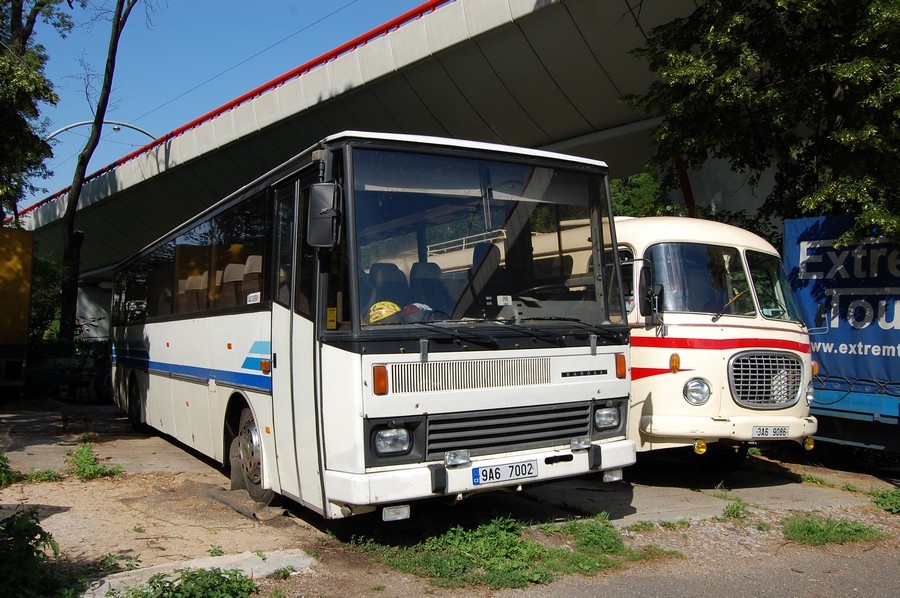 9A6 7002