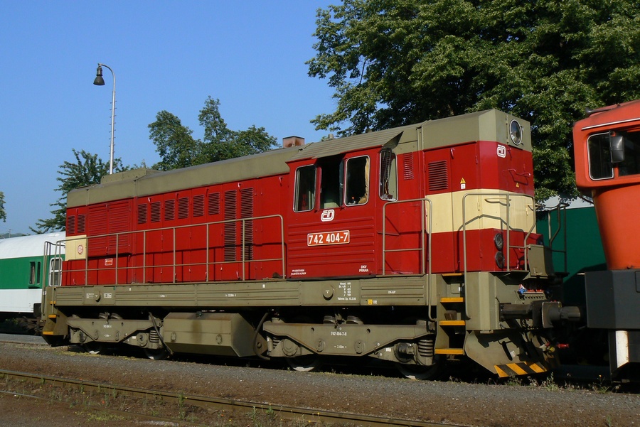 742 404-7