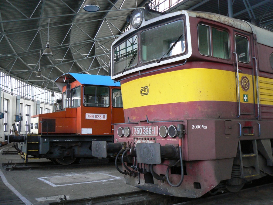 750 326-1