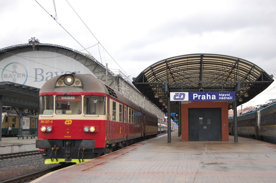 854 027-0