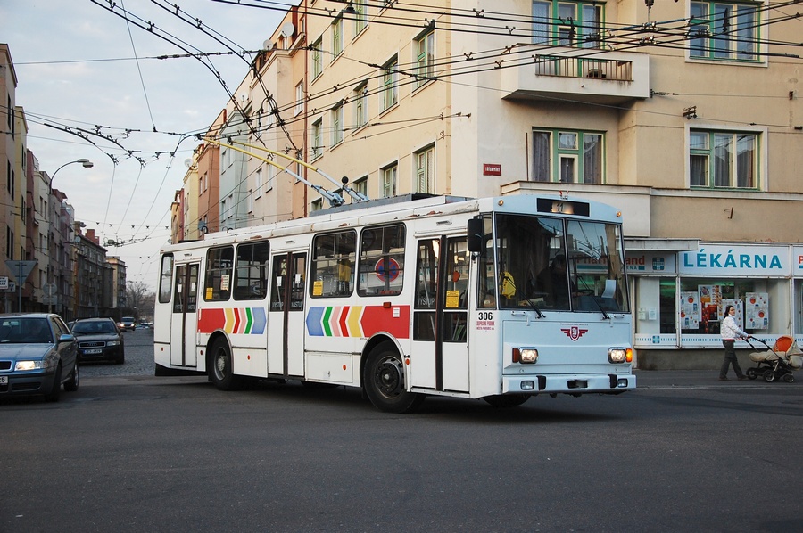 306