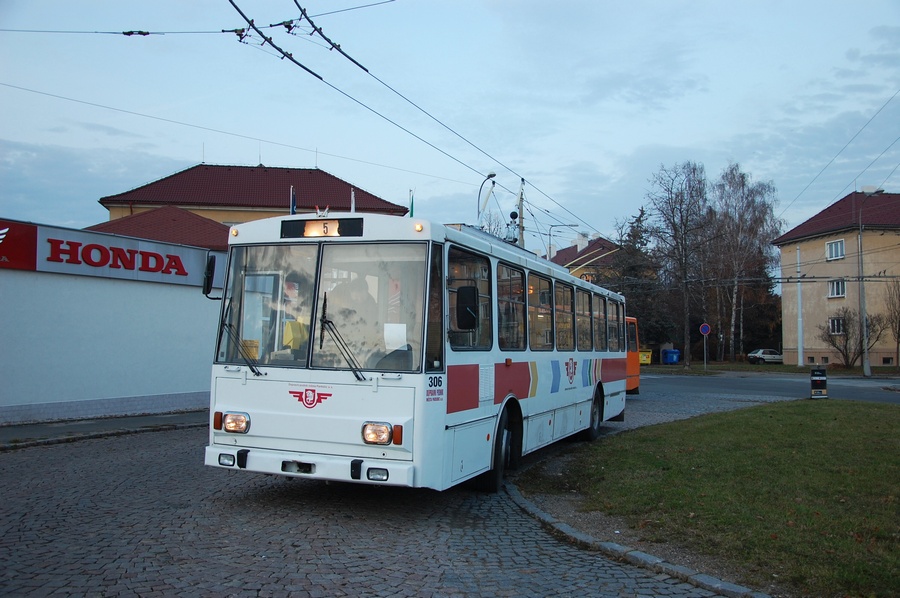 306