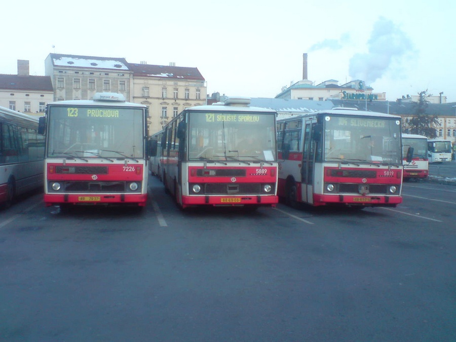 5889+5819