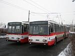 558+557