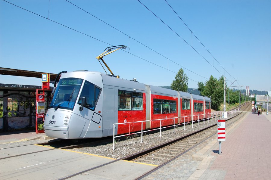 9136
