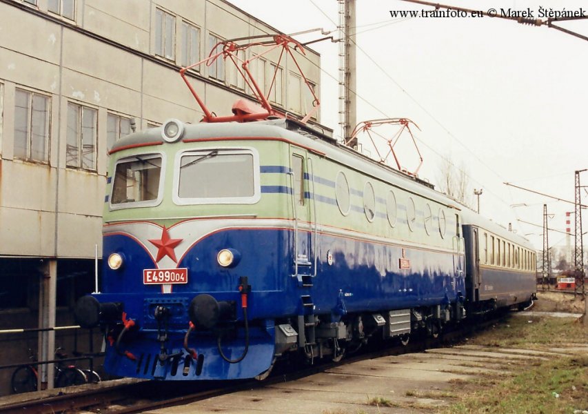 E499 004