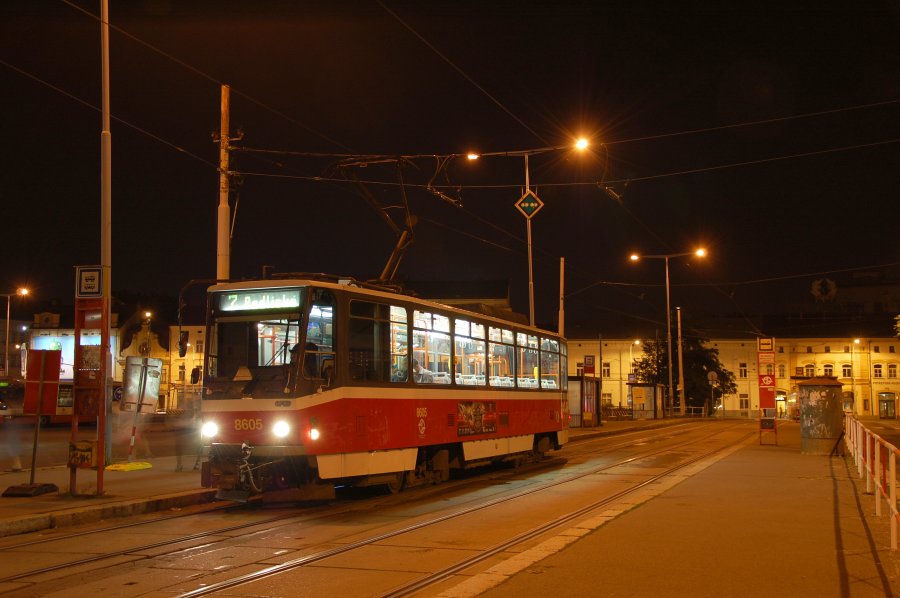 8605