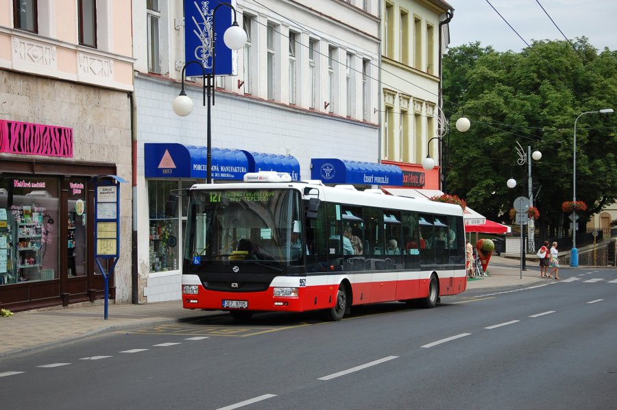 952