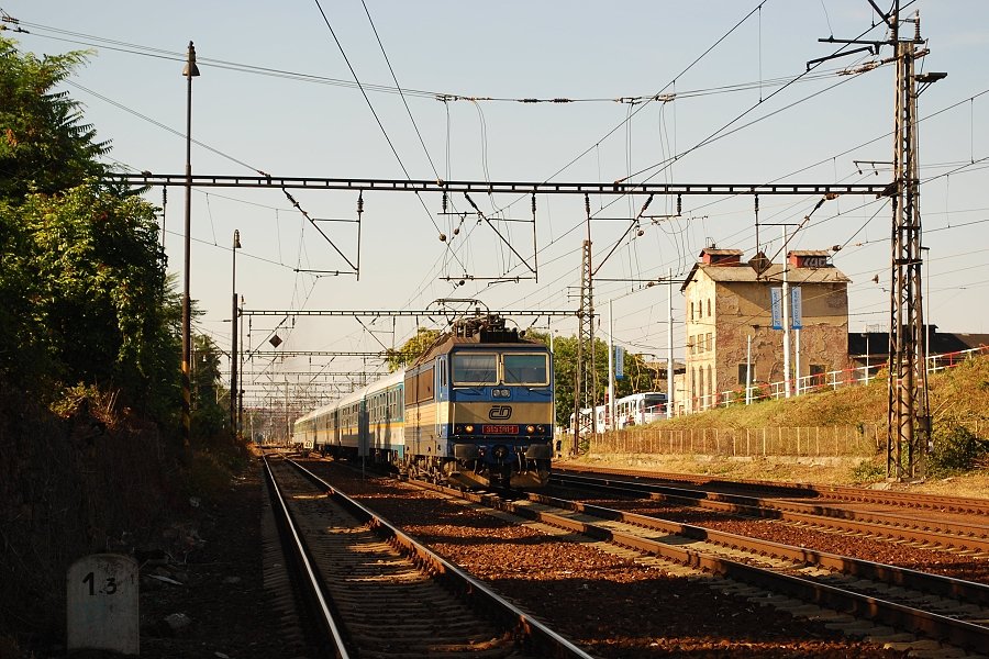 363 081-1