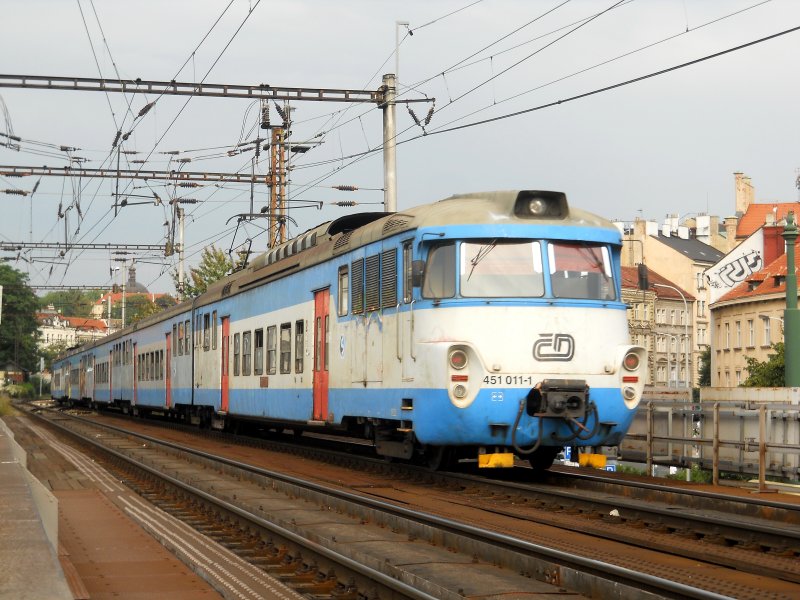 451 011-1