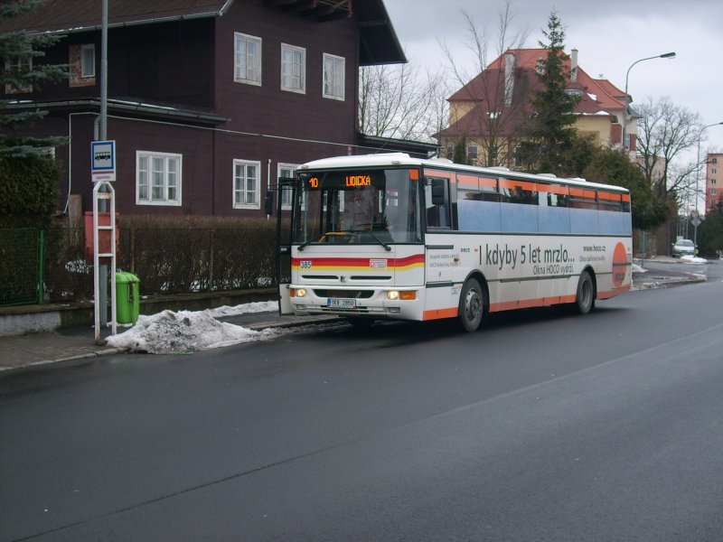 385