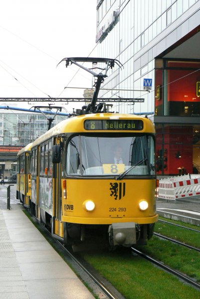 224 293