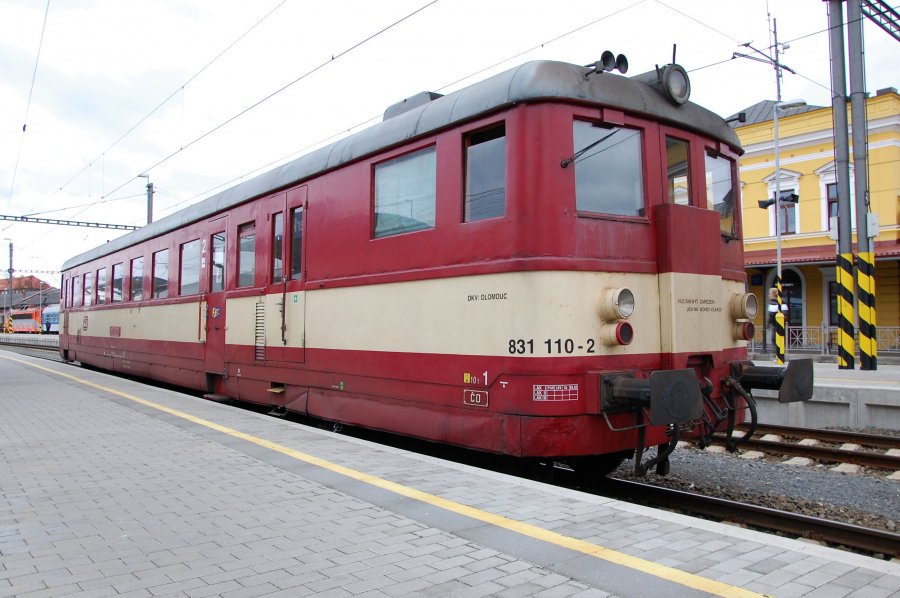 831 110-2
