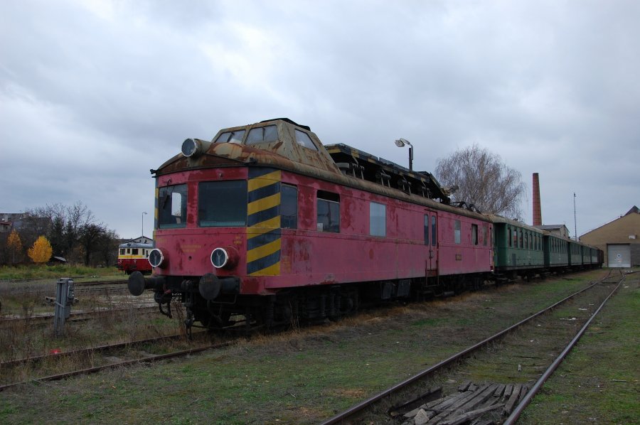 894 017-3