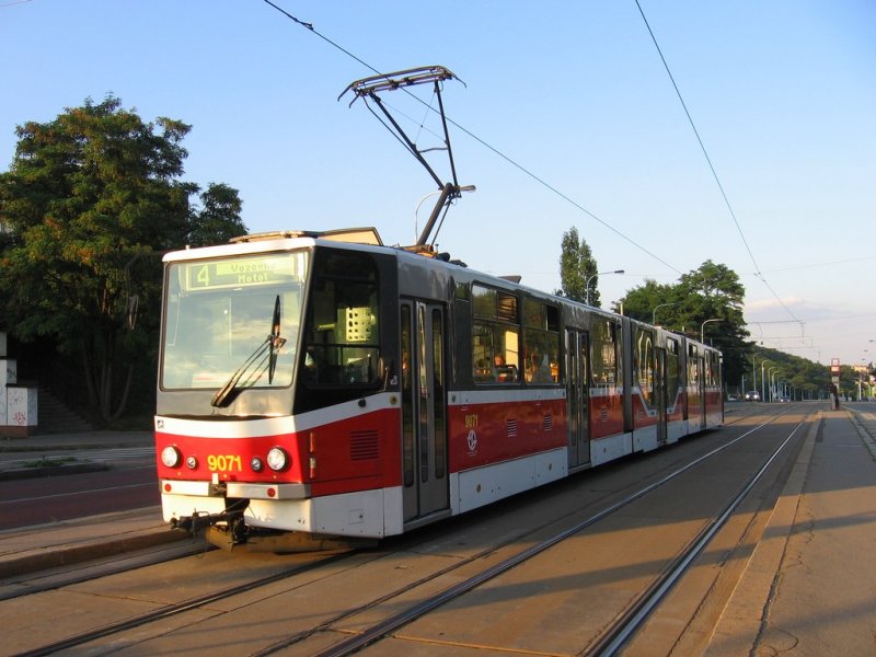 9071