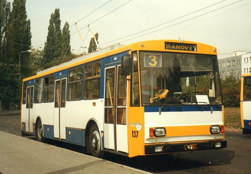 137