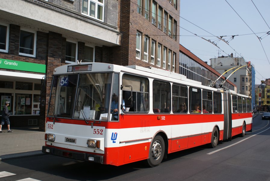 552