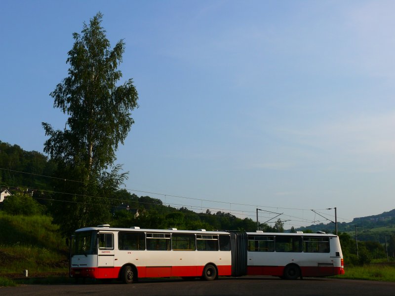 374