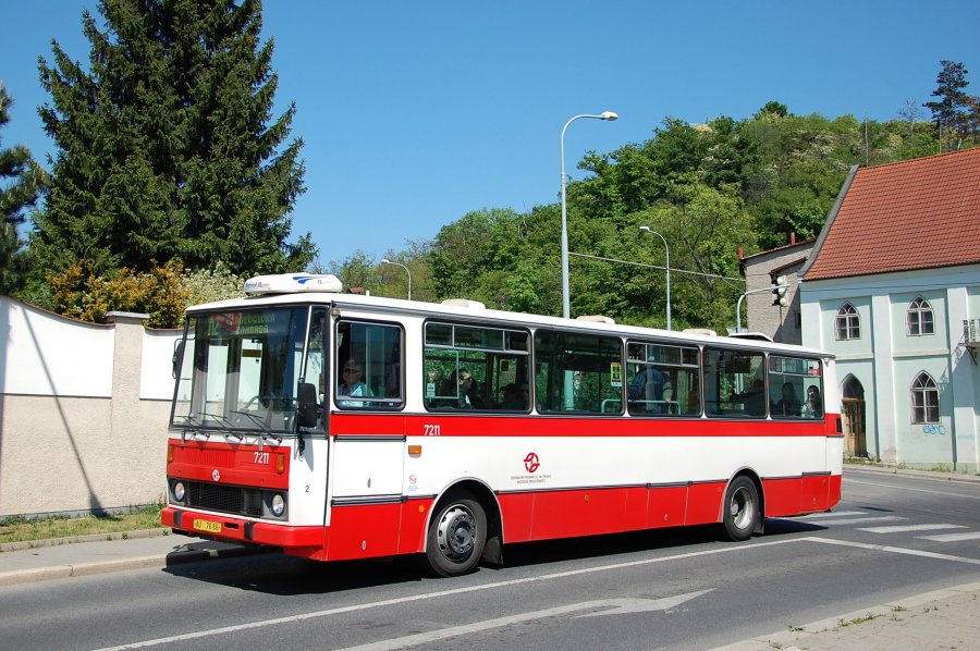 7211