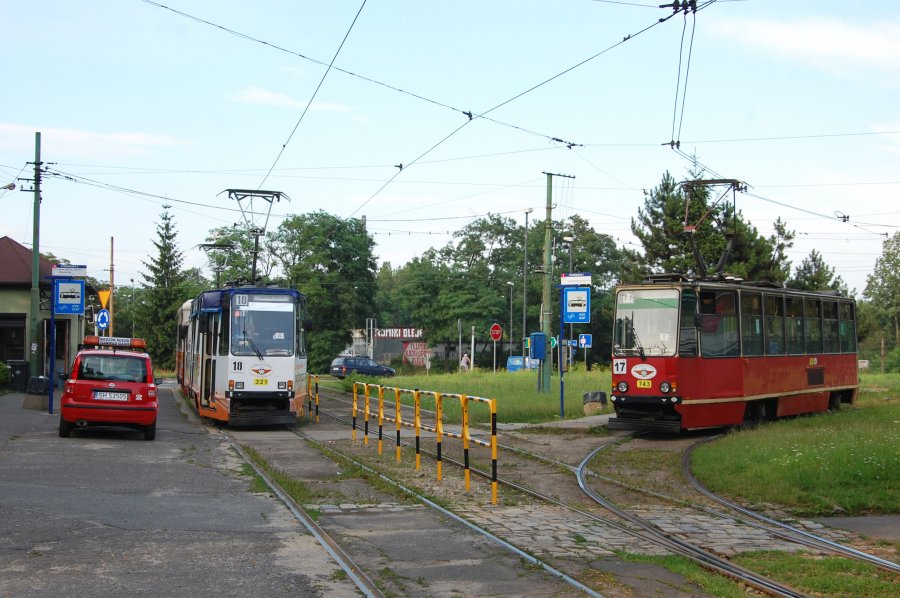 321+743