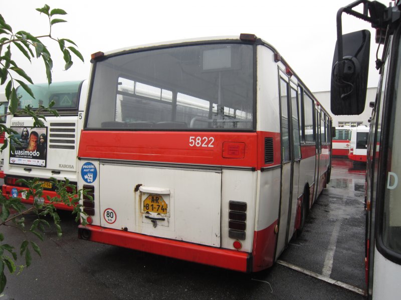 5822