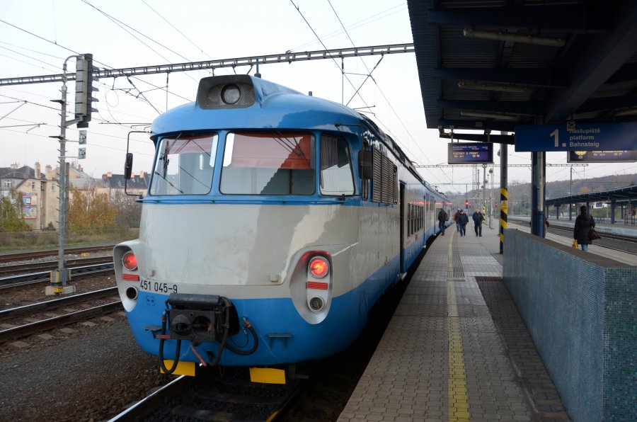 451 045-9
