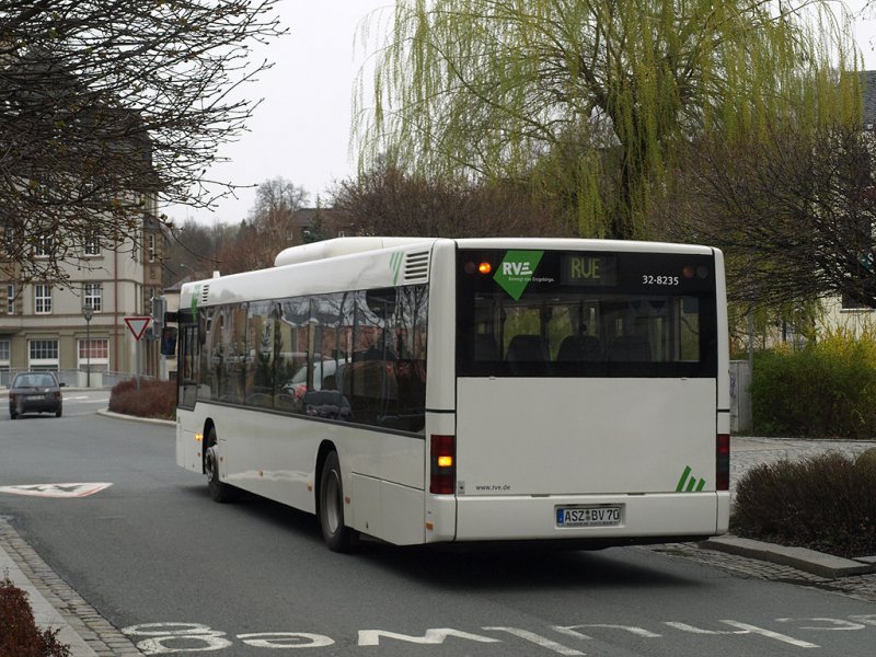 32-8235