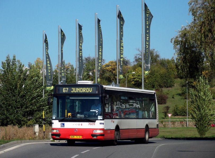 7609