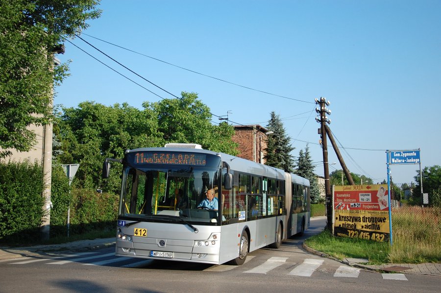 412