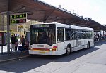 352