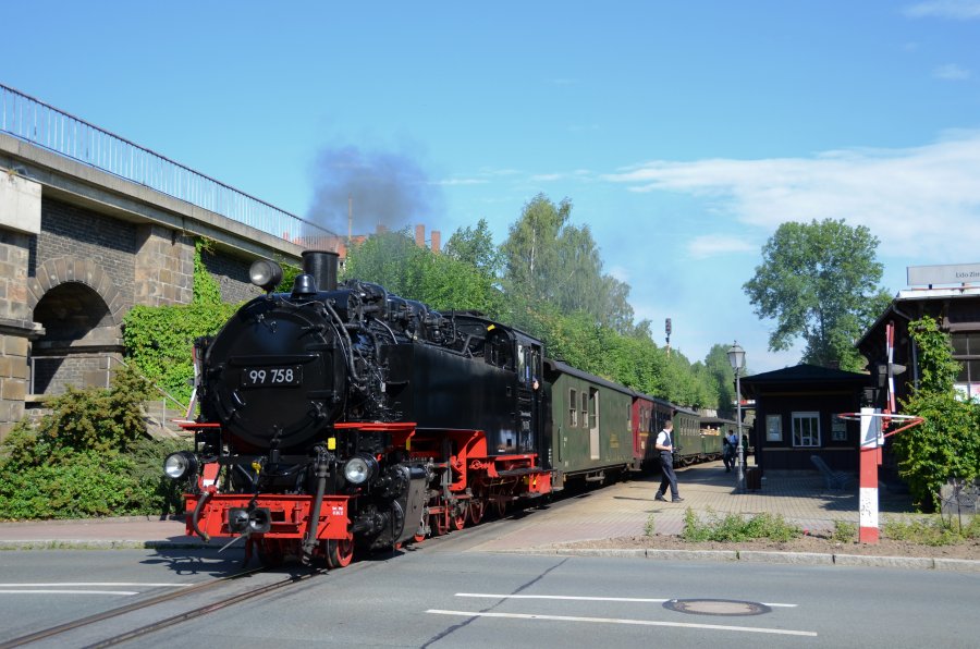 99 758